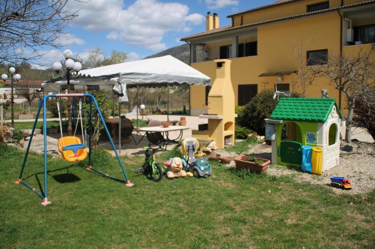 Mansarda Con Camino Apartment Montefranco Bagian luar foto